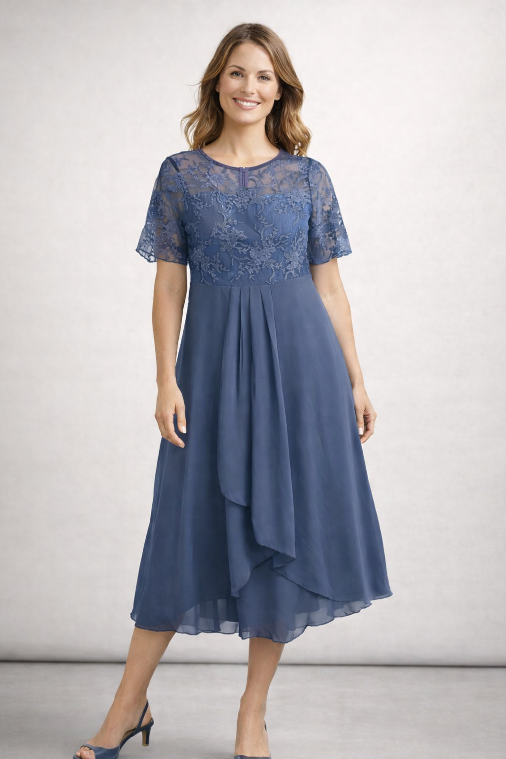 Women’s midi dress with lace and chiffon, short sleeves