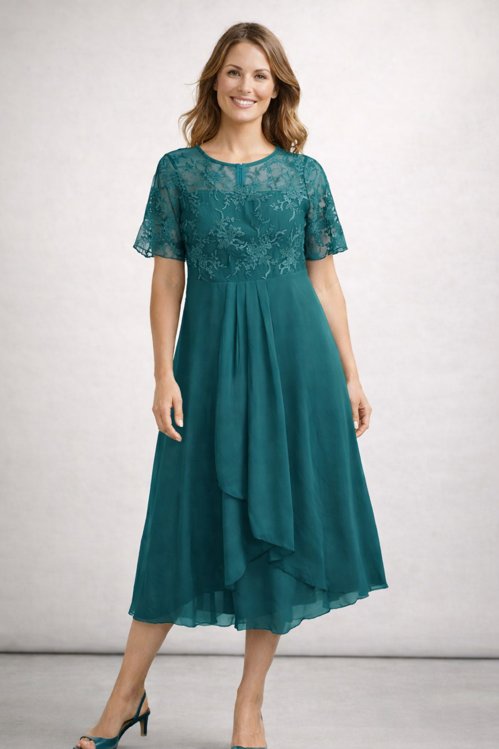 Women’s midi dress with lace and chiffon, short sleeves