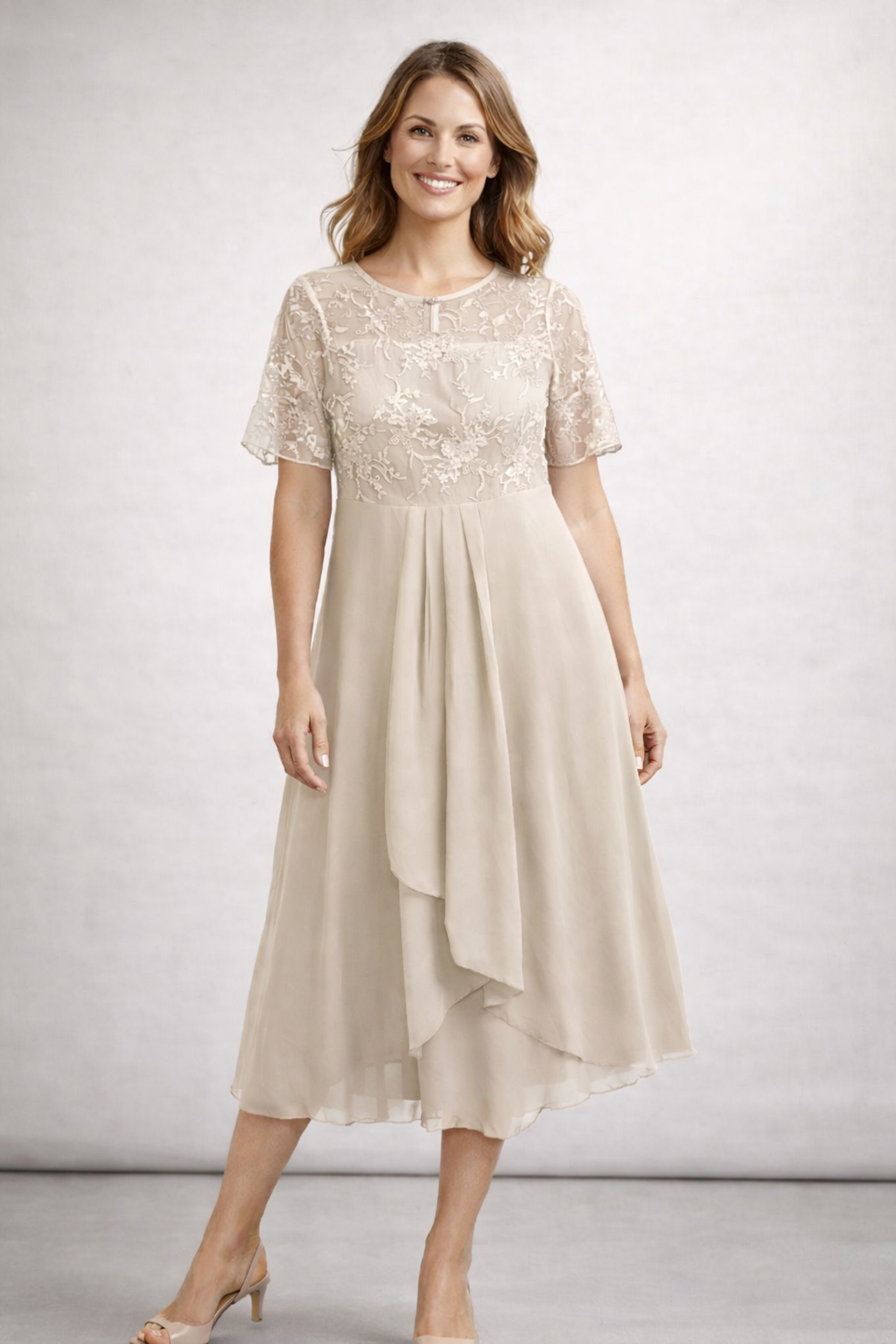 Women’s midi dress with lace and chiffon, short sleeves