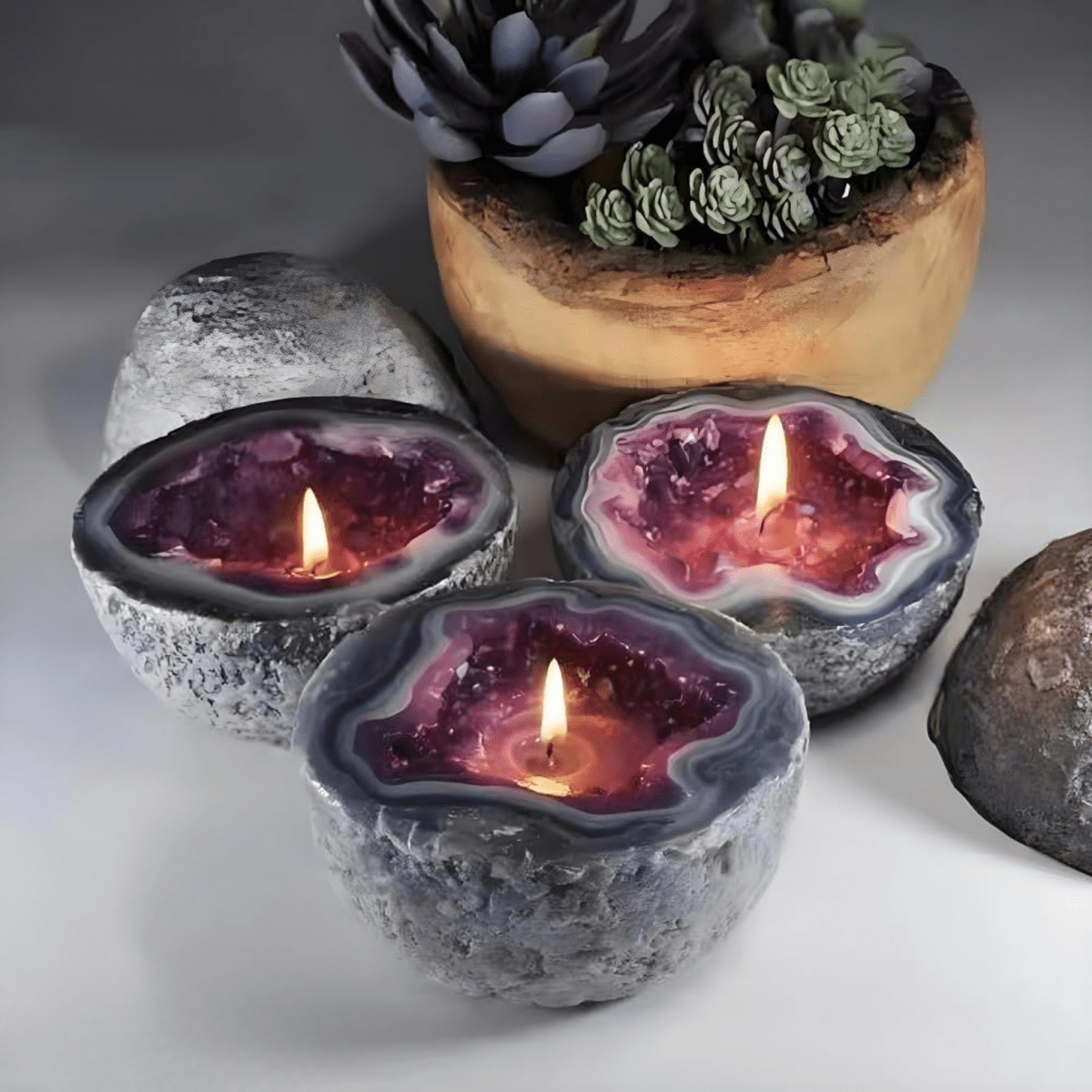 GlowAura - Crystal Scented Candle for Energy Cleansing - Lovitzo