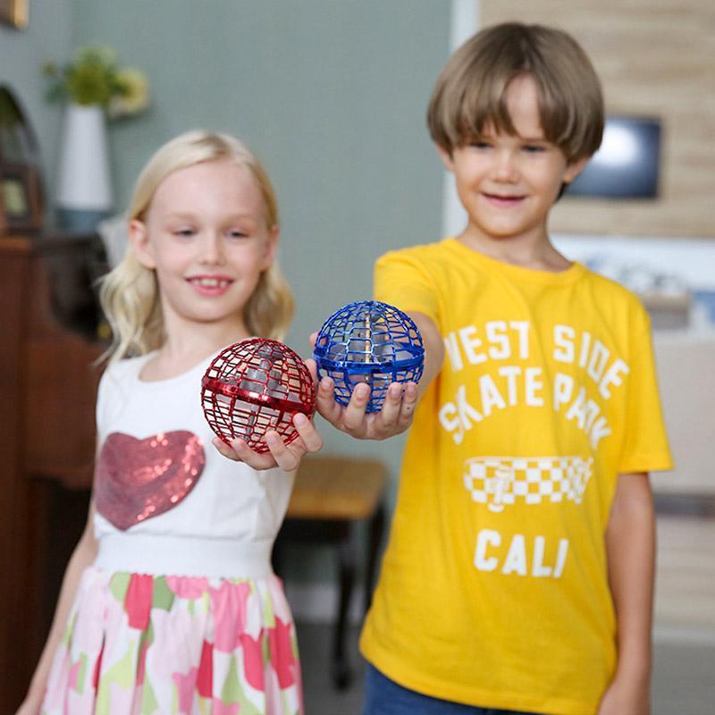 Glowing flying ball for fun and interactive games - Lovitzo