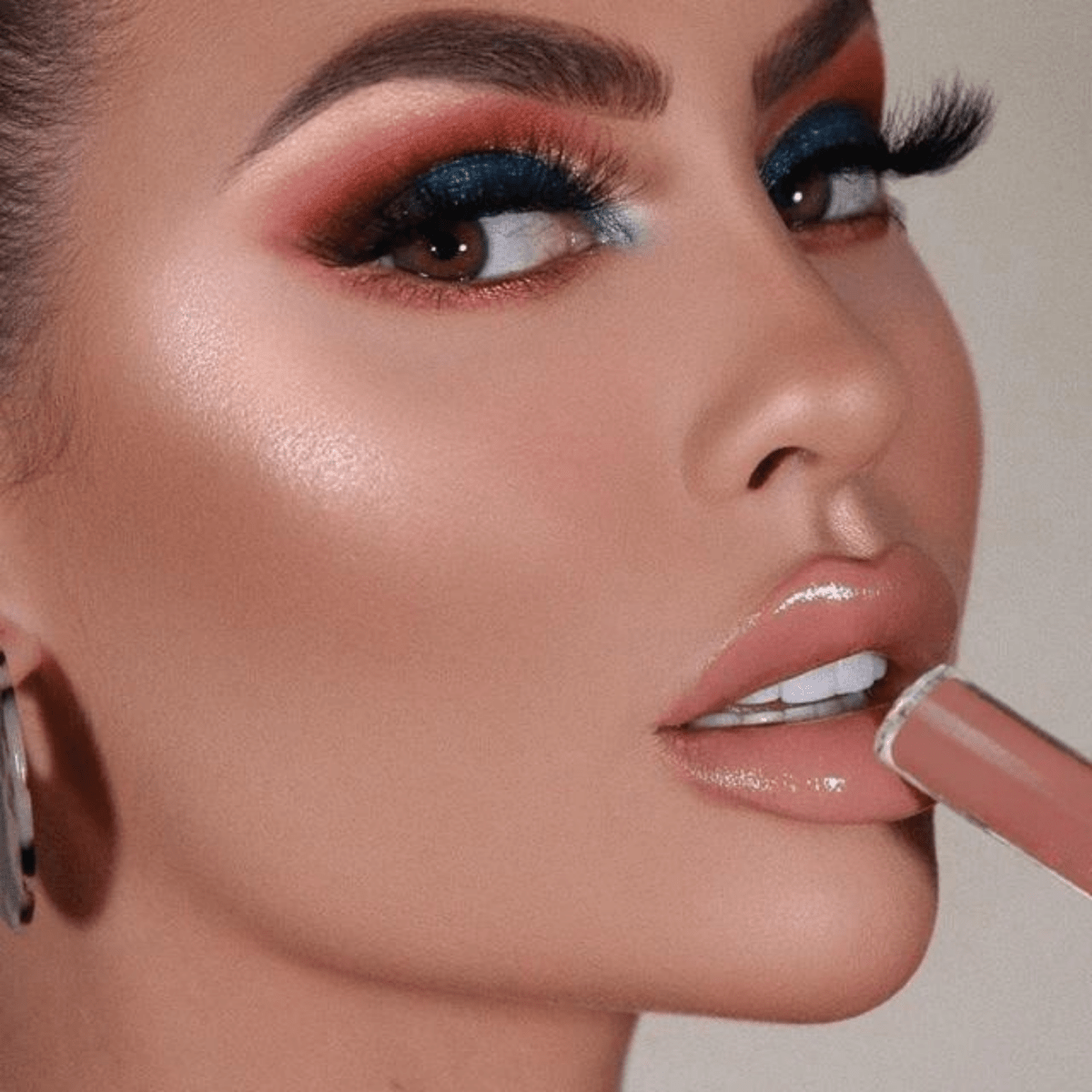 LuxeLips™ / Ultimate 12 - Color Cream Lipstick Set - Color that Lasts All Day! - Lovitzo