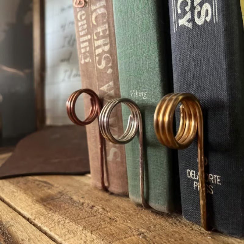 PagePledge™ / Handy Ring Bookmark - Lovitzo