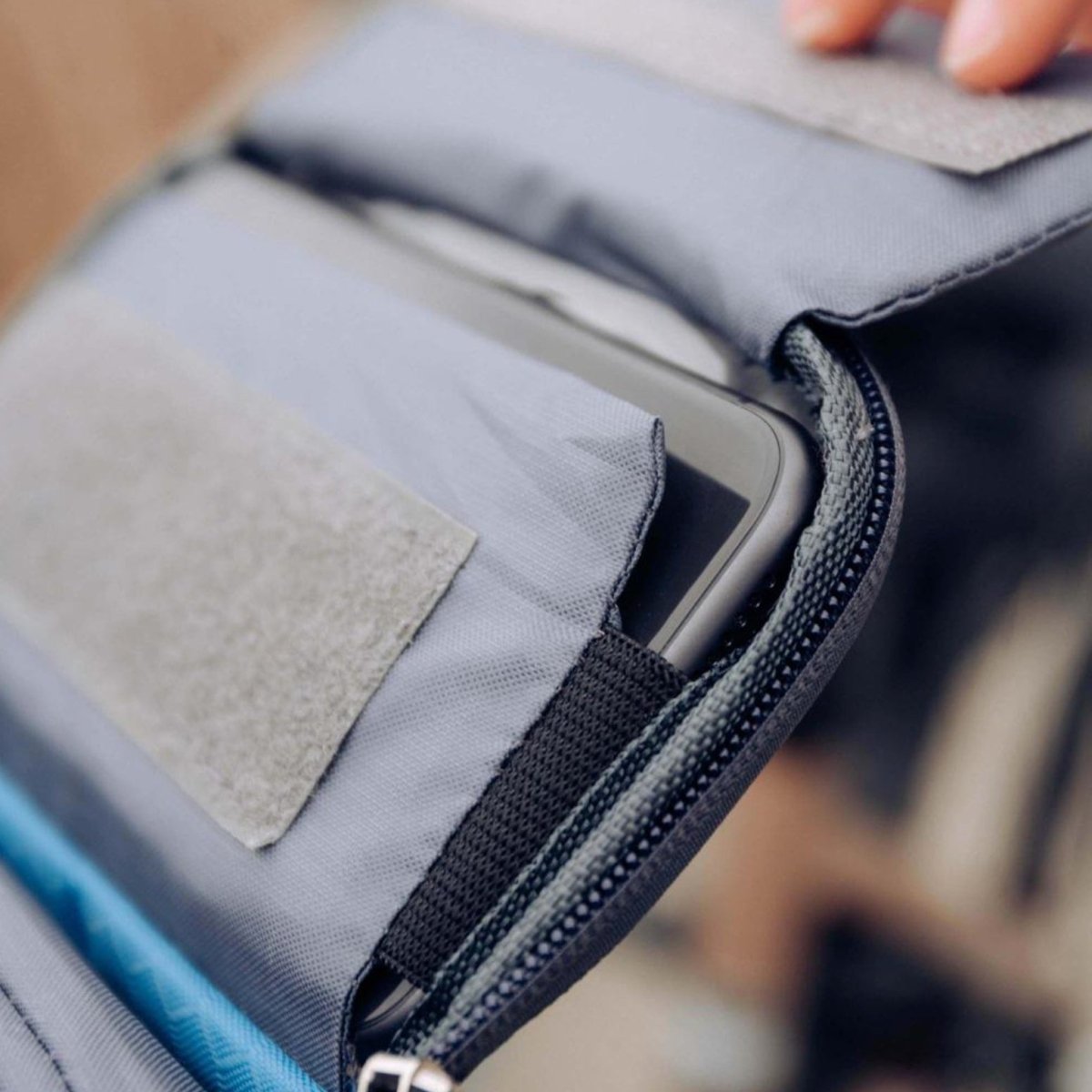 Rideva | Bicycle Handlebar Bag | Waterproof Bicycle Bag with Touchscreen - Lovitzo