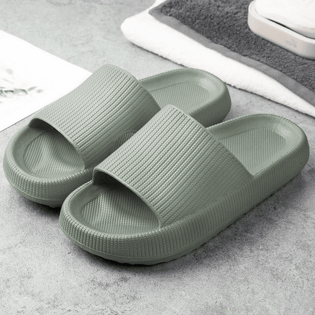 Soft, comfortable slippers - Lovitzo