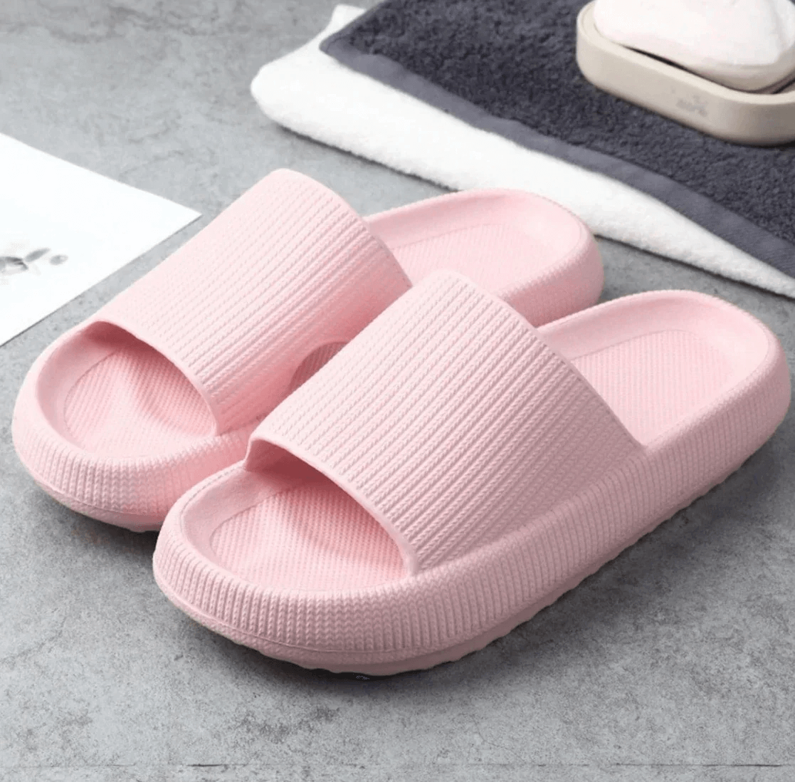 Soft, comfortable slippers - Lovitzo