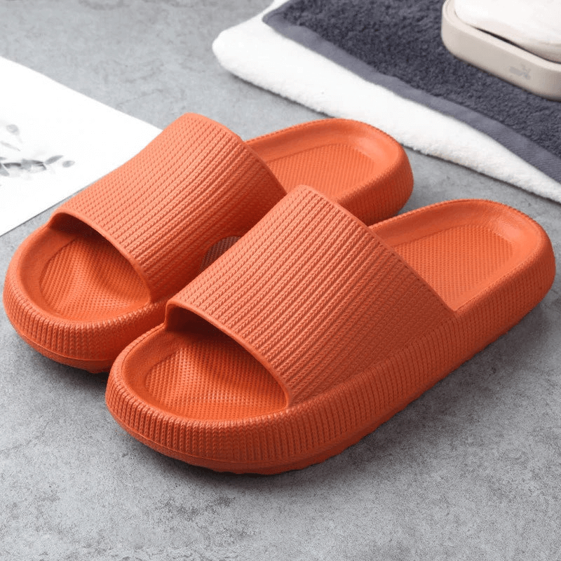 Soft, comfortable slippers - Lovitzo