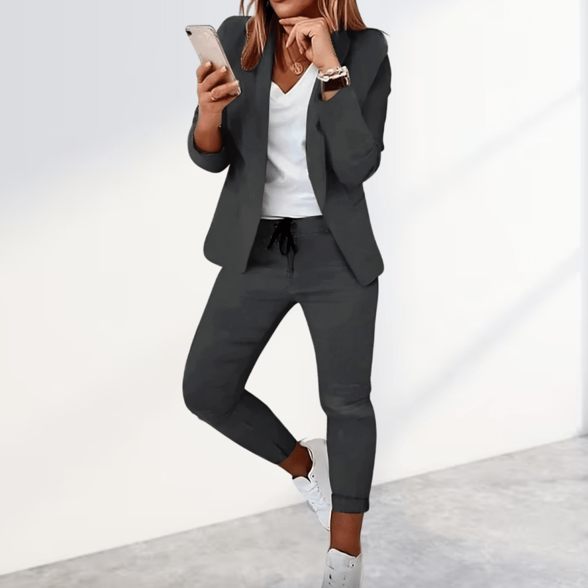 Stylish blazer and trouser set - Lovitzo